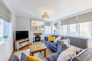 Hillcrest Cottage Living Room - StayCotswold