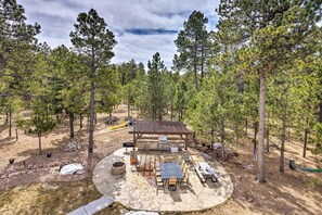 Backyard | Patio | Outdoor Dining Tables | BBQ Station | Pergola