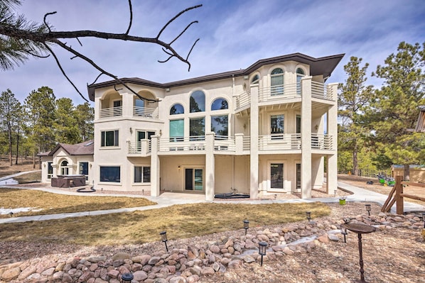 Colorado Springs Vacation Rental | 5BR | 5.5BA | 8,657 Sq Ft | 3 Steps to Access