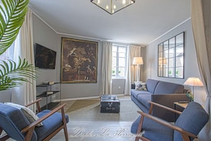 Duplex Le Perroquet - Living room, Sitting area, Television
