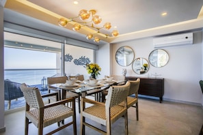 See the ocean while you have dinner with your family