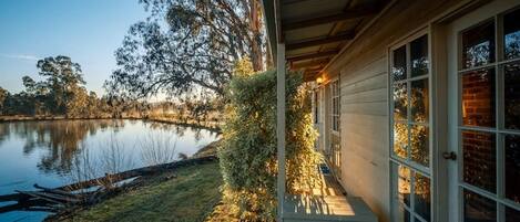 Lake front rooms-each cabin has 2 separate rooms to book