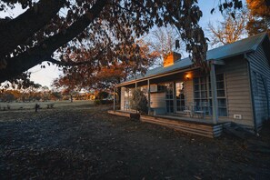 lake front cabins-6 cabins =12 rooms  available