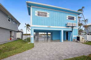 Welcome to Blue Dolphin View