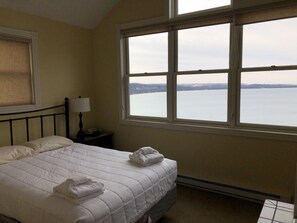 Master Bedroom with large jacuzzi tub and full bath.