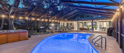 Welcome to Bearded Oaks!

In the evenings all of the colors POP in this incredible covered pool and private patio space!