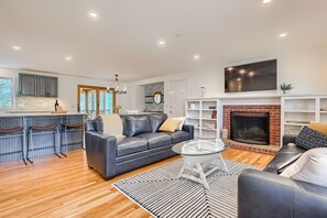 Open concept living/dining/kitchen