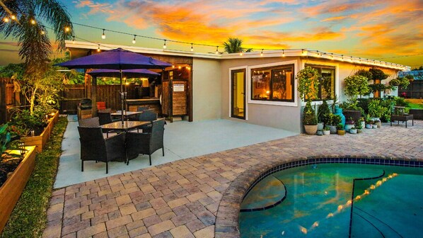 Private and pretty gonna make you feel like you are in exquisite resort 