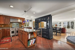 Open Kitchen