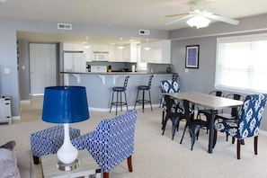 Dining Area & Kitchen