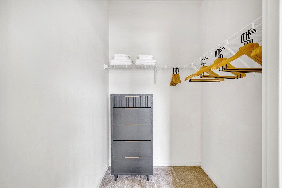 Bright Hoboken 2BR w/ Gym, Pool & Shuttle, near waterfront, by Blueground
