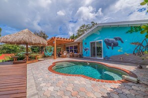 Enjoy mural's by the pool. 
