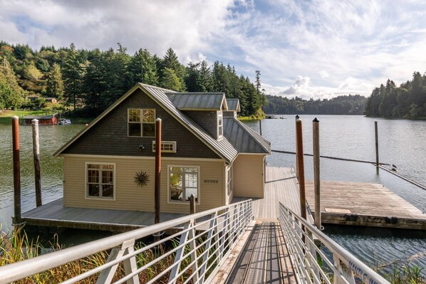 Boathouse View