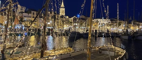 Port de Sanary de nuit à Noel