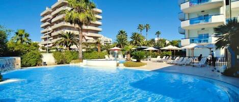 Holiday Home Swimming Pool