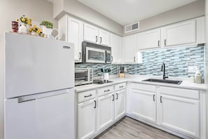 Kitchen | Well-Equipped | Toaster Oven