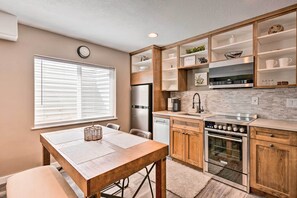 Kitchen | Trash Bags + Paper Towels