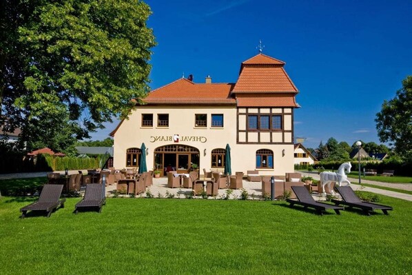 Außenseite Ferienhaus [Sommer]