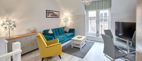 Mallard Cottage, Whitby - Host & Stay