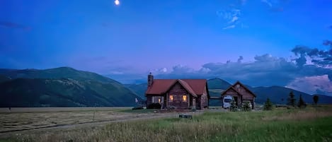 Evening solitude!  Gallatin range in the background.