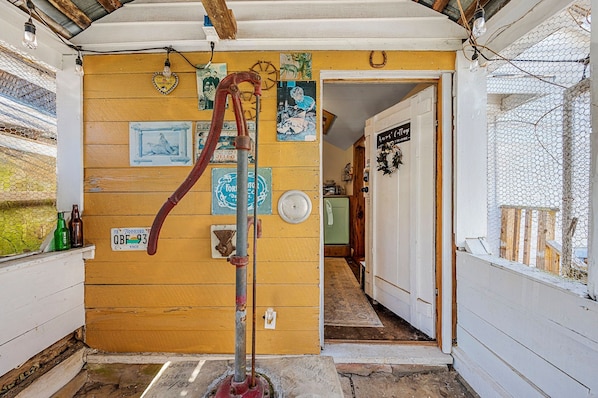 A glance at the entrance to the cottage. 