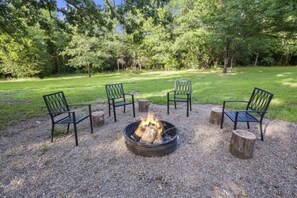 Fire pit and seating *firewood is provided