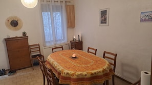 Salle à manger RDC