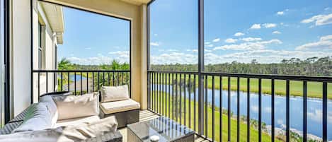Bradenton Vacation Rental | 2BR | 2BA | Step-Free Access via Elevator