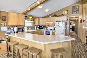 Kitchen | Fully Equipped