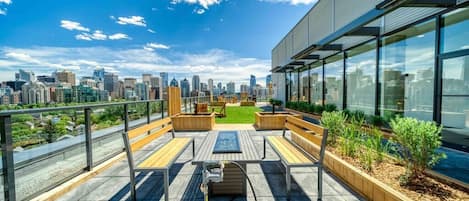 Shared rooftop patio (open seasonally) 