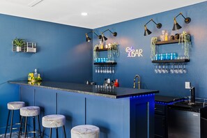 This lounge is a fully functional bar with proper hook ups for a real bar. 