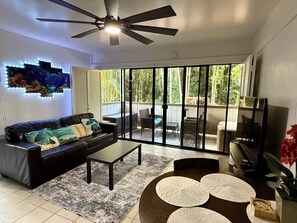 Living/dining (ceiling fan electric switch is next to entry door, plus remote)