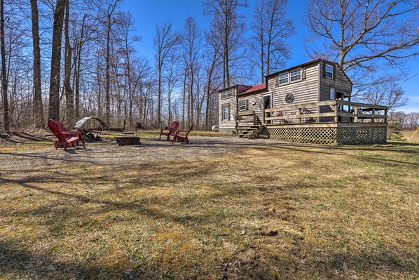 Annville Vacation Rental | 1BR | 1BA | 1,000 Sq Ft | Stairs Required