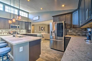 Kitchen | Fully Equipped