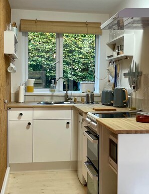 Well equipped kitchen