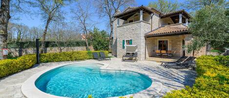 Villa Elaya with Pool in Istria