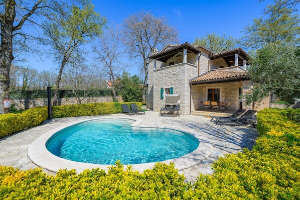  Villa Elaya mit Pool in Istrien