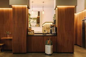 Lobby lounge