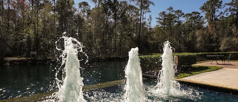 Fountain & Lagoon