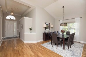 Dining Room & Foyer