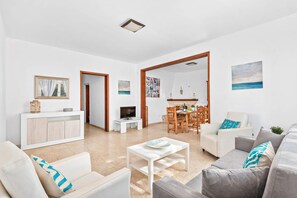 Villa Jose Blanc image