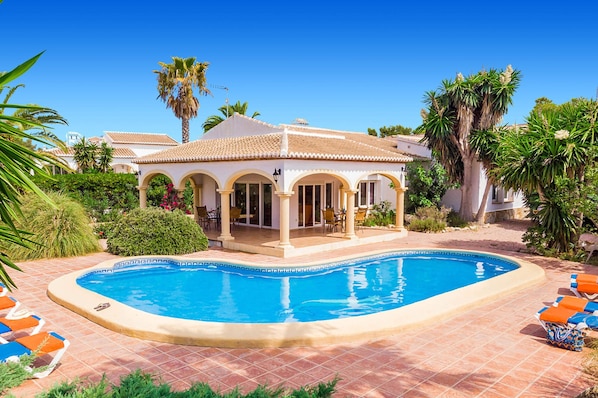 Villa Bentley image