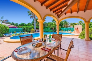 Villa Bentley image