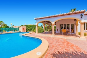 Villa Bentley image
