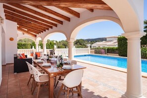 Villa Elemed image