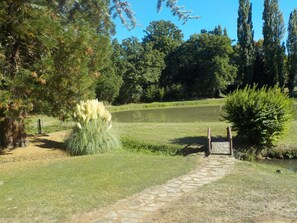 VUE SUR PARC ET ETANG