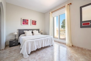 Villa Carolina Blanca image