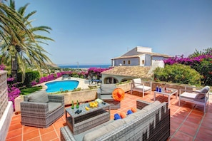 Villa Cau image