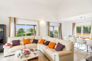 Villa Limones image