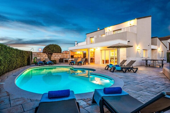 Villa Gris image